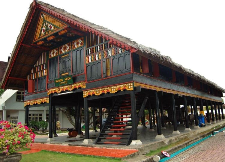 rumah adat sulawesi