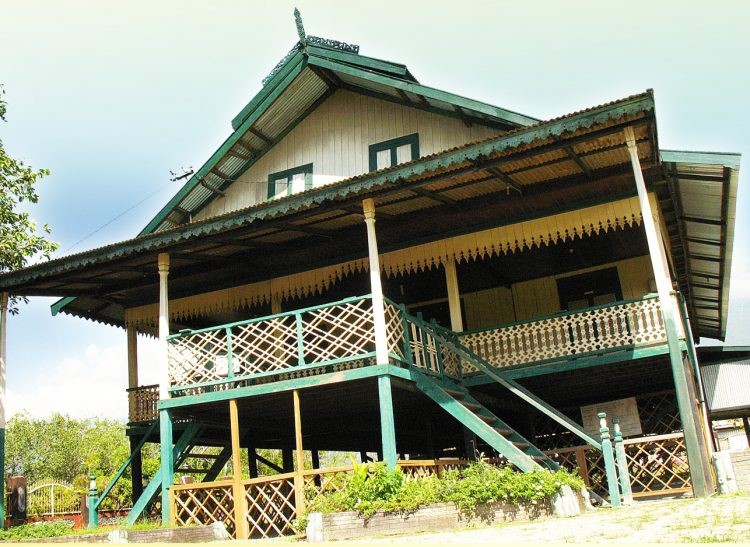 5 rumah adat papua