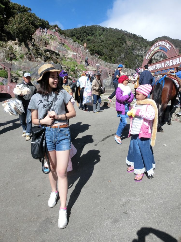 tangkuban perahu kalebu jenis cerita rakyat