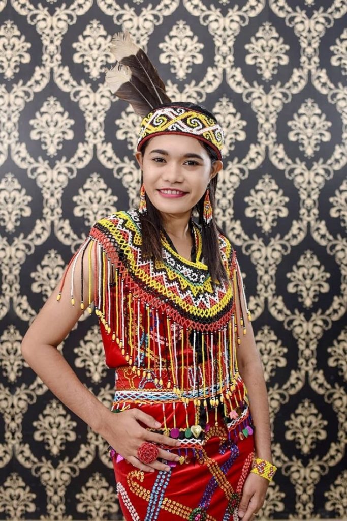 Suku Dayak: Asal Usul, Ciri, Kebudayaan Dan Sejarah