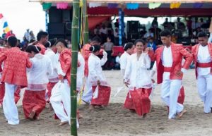 11+ Pakaian Adat Maluku Utara & Tenggara (NAMA, PENJELASAN)