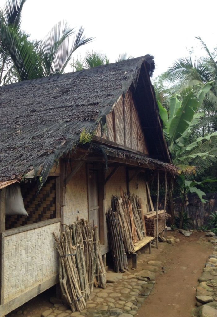 Rumah Adat Banten (SUKU BADUY) & Penjelasannya (NAMA, GAMBAR)