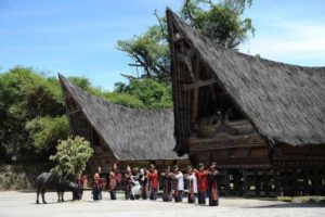 [Lengkap] Tari Tor-Tor Sumatra Utara: Sejarah, Jenis, Gerakan + Video