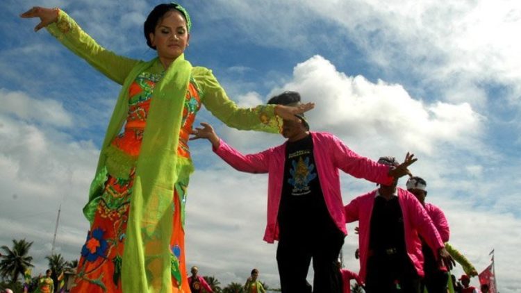 Apa Itu Tari Ronggeng ASAL SEJARAH JENIS BLANTEK BUGIS 