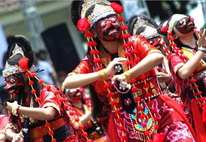Lengkap 20 Tari Tradisional Jawa Barat Yang Populer